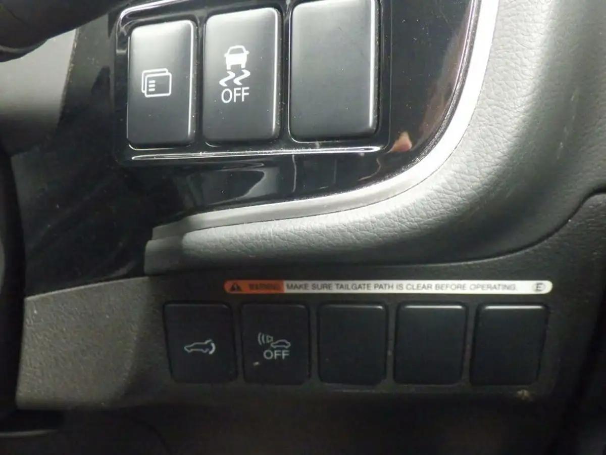 2014-mitsubishi-outlander-20-gx4h-big-40
