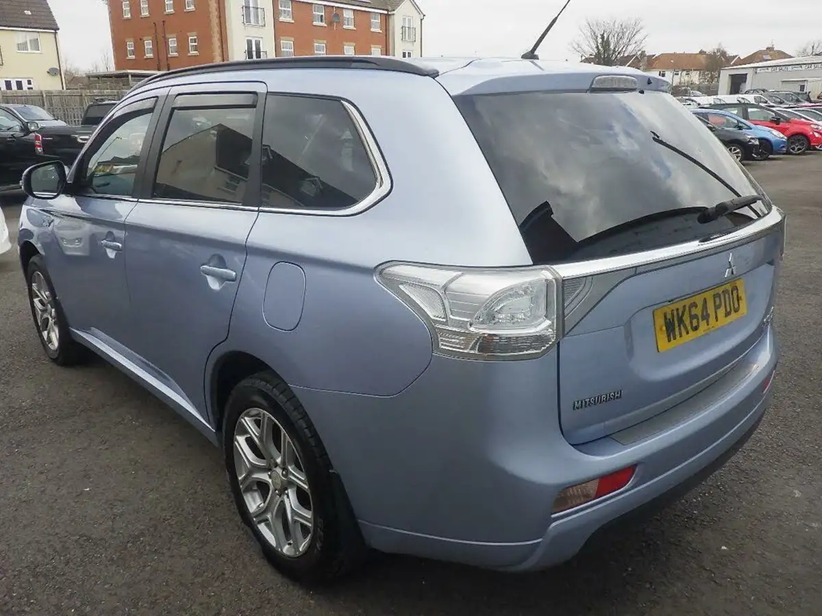 2014-mitsubishi-outlander-20-gx4h-big-12