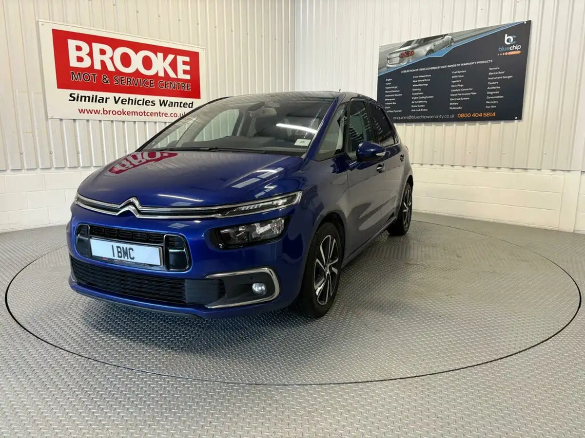 2017-citroen-c4-picasso-16bluehdi-flair-big-3