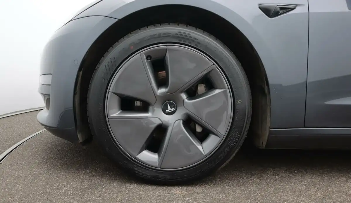2021-tesla-model-3-e-long-range-4x4-big-18