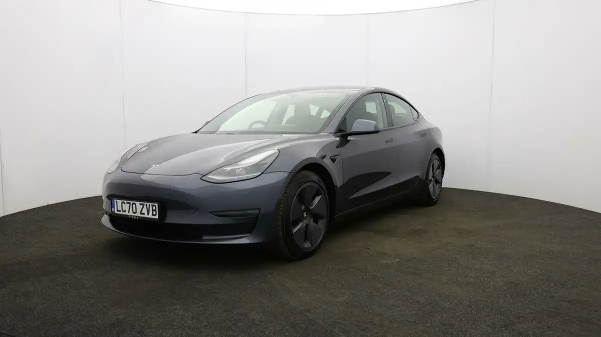 2020-tesla-model-3-e-long-range-big-31