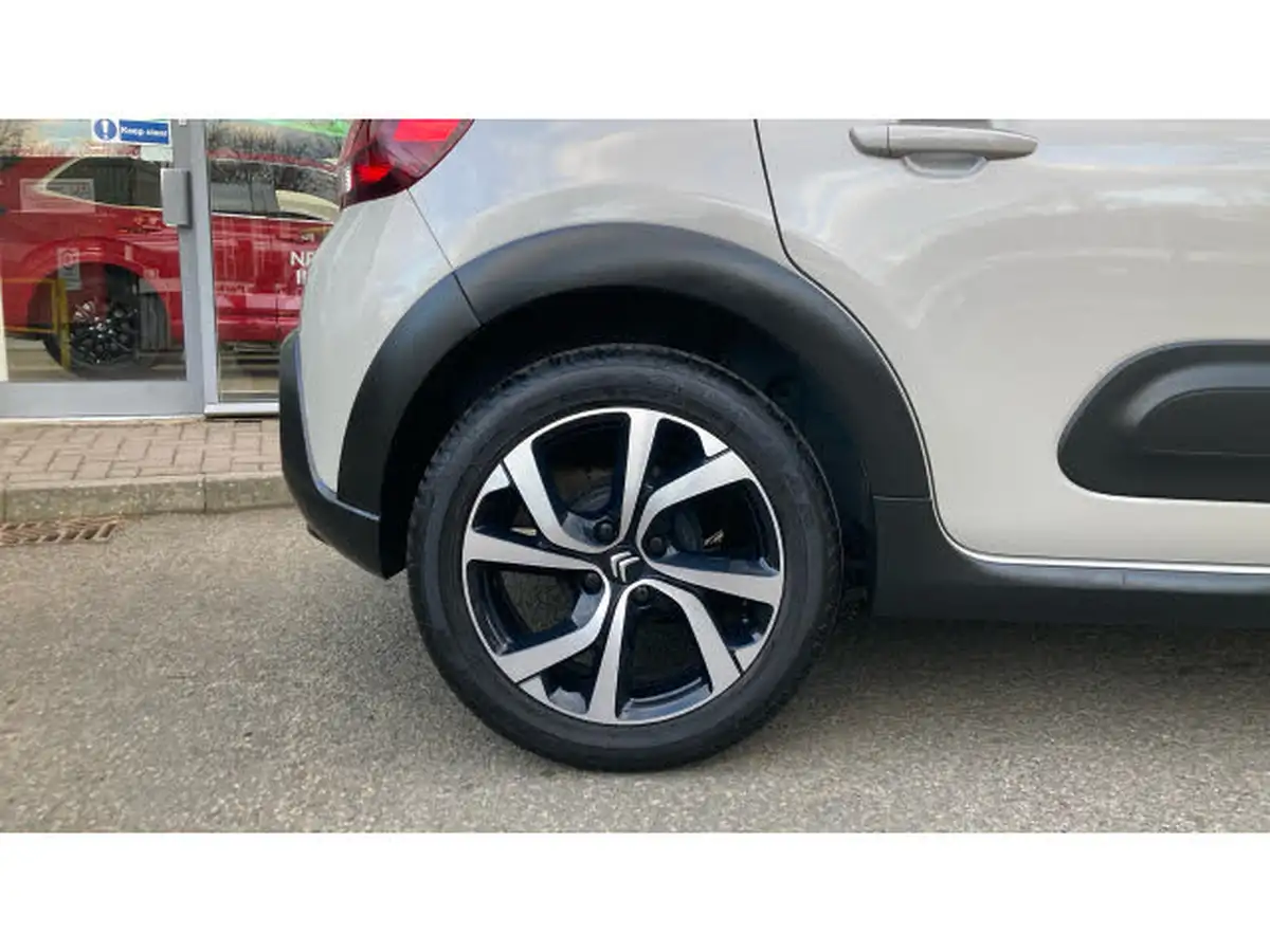 2023-citroen-c3-12-puretech-elle-83ps-ss-big-23