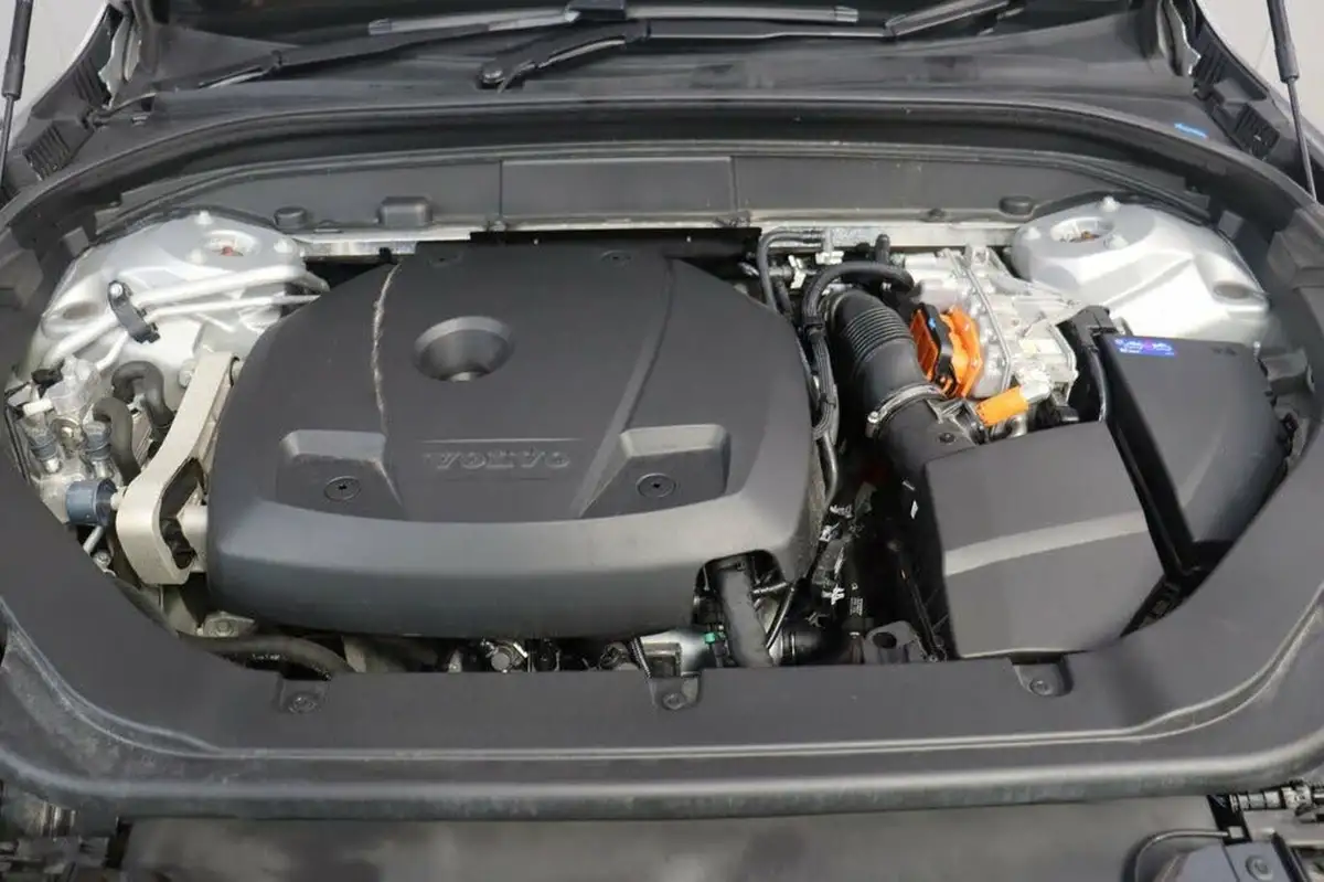 2022-volvo-xc60-20-b5-core-big-37