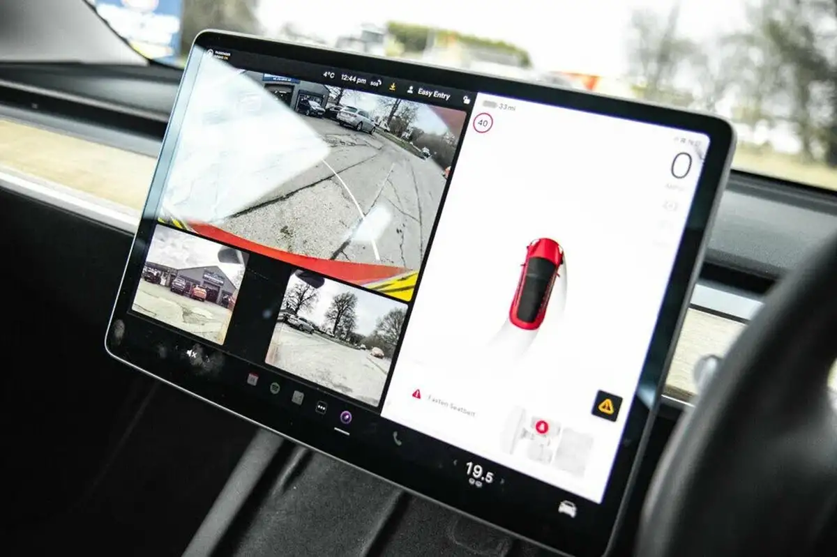 2021-tesla-model-3-e-long-range-awd-big-26