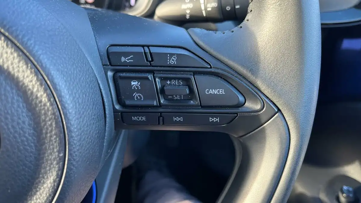 2023-toyota-aygo-x-10-vvt-i-exclusive-big-38