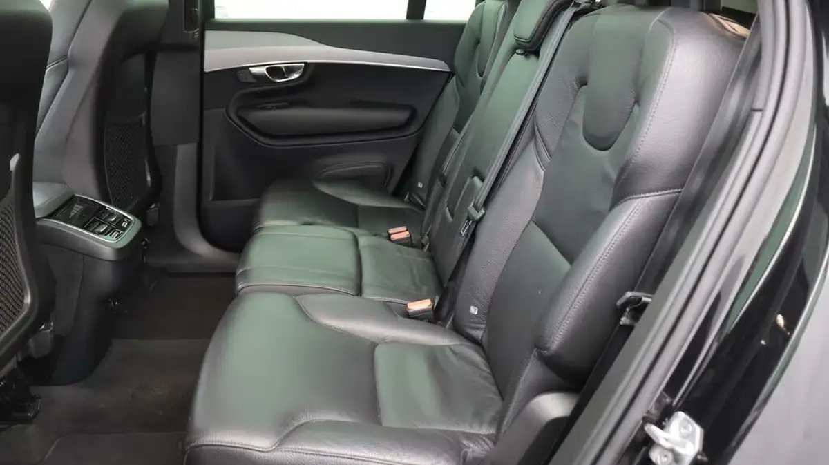 2021-volvo-xc90-20td-b5-momentum-big-16