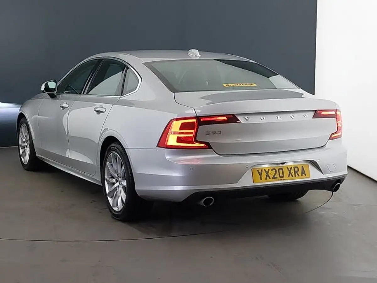 2020-volvo-s90-20td-d4-momentum-plus-big-1