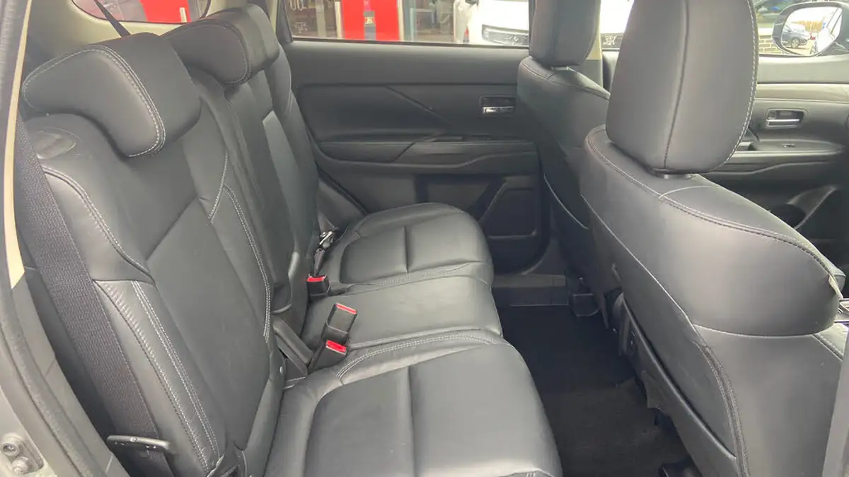2020-mitsubishi-outlander-20-exceed-big-32