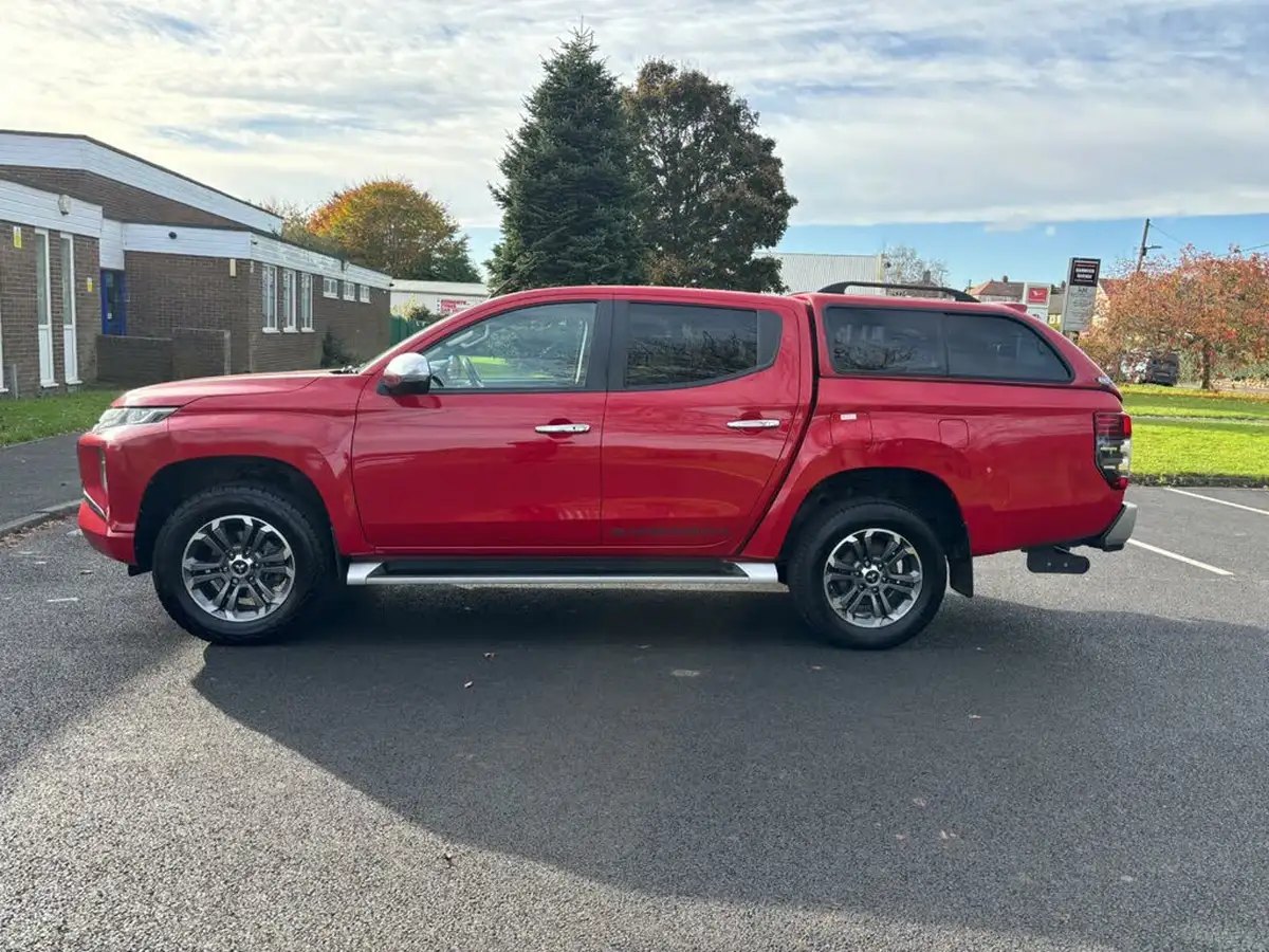 2021-mitsubishi-l200-22di-d-barbarian-auto-big-3