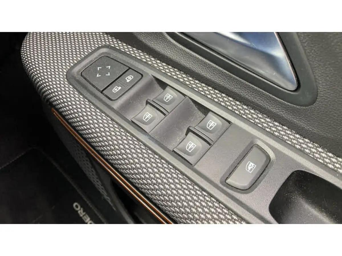 2022-dacia-sandero-stepway-10-tce-comfort-100bhp-bi-fuel-big-34