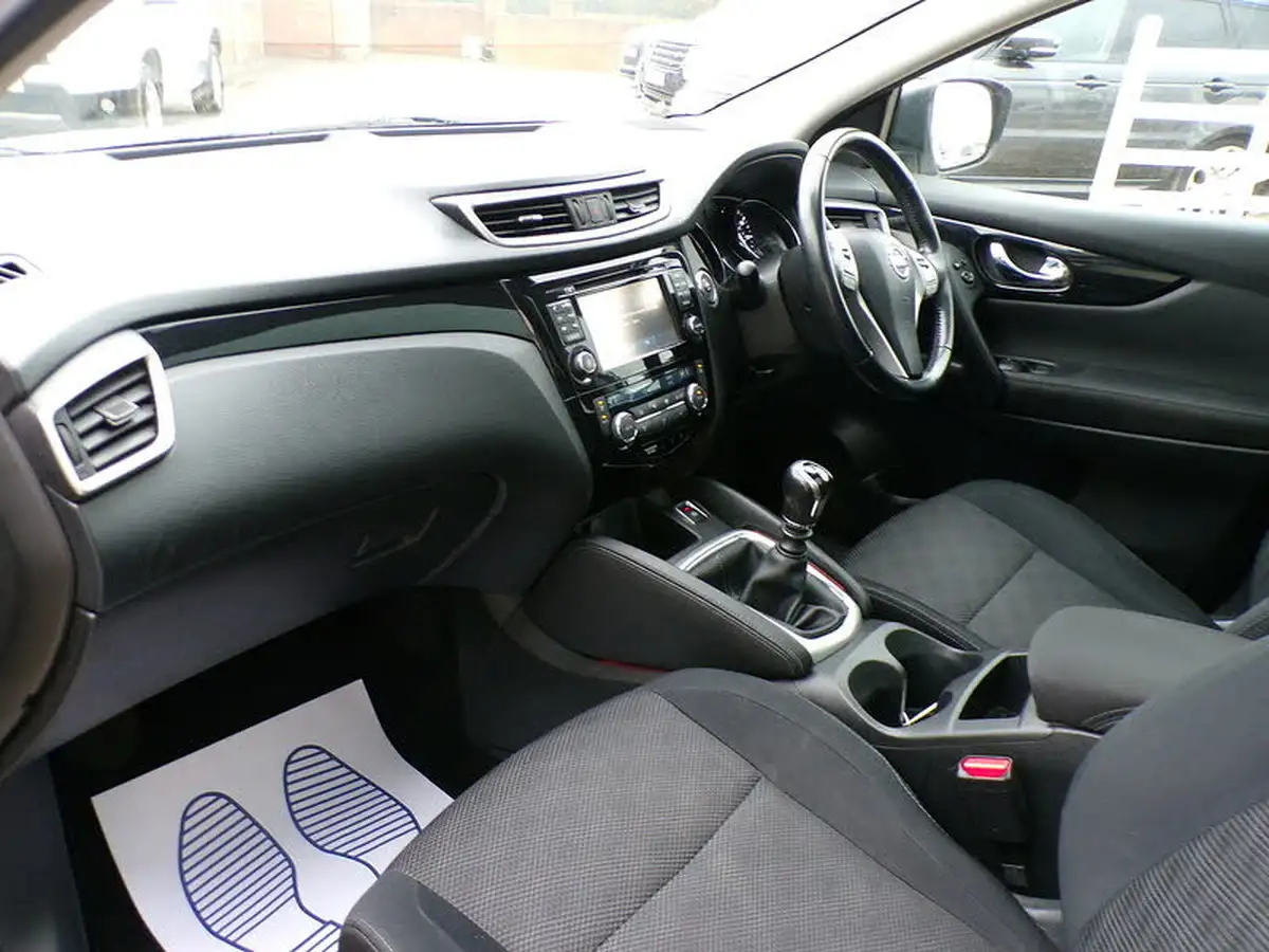2015-nissan-qashqai-16dci-n-tec-big-15