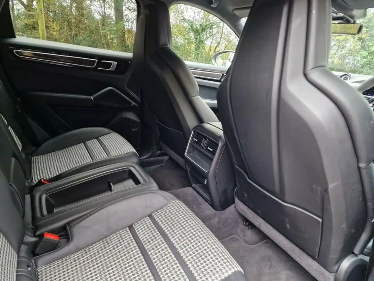 2019-porsche-cayenne-30-v6-s-big-35