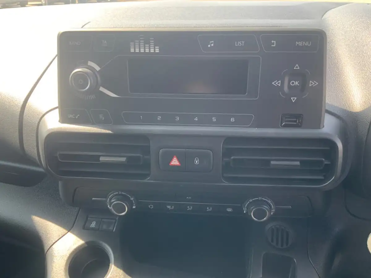 2022-toyota-proace-city-15d-active-big-26