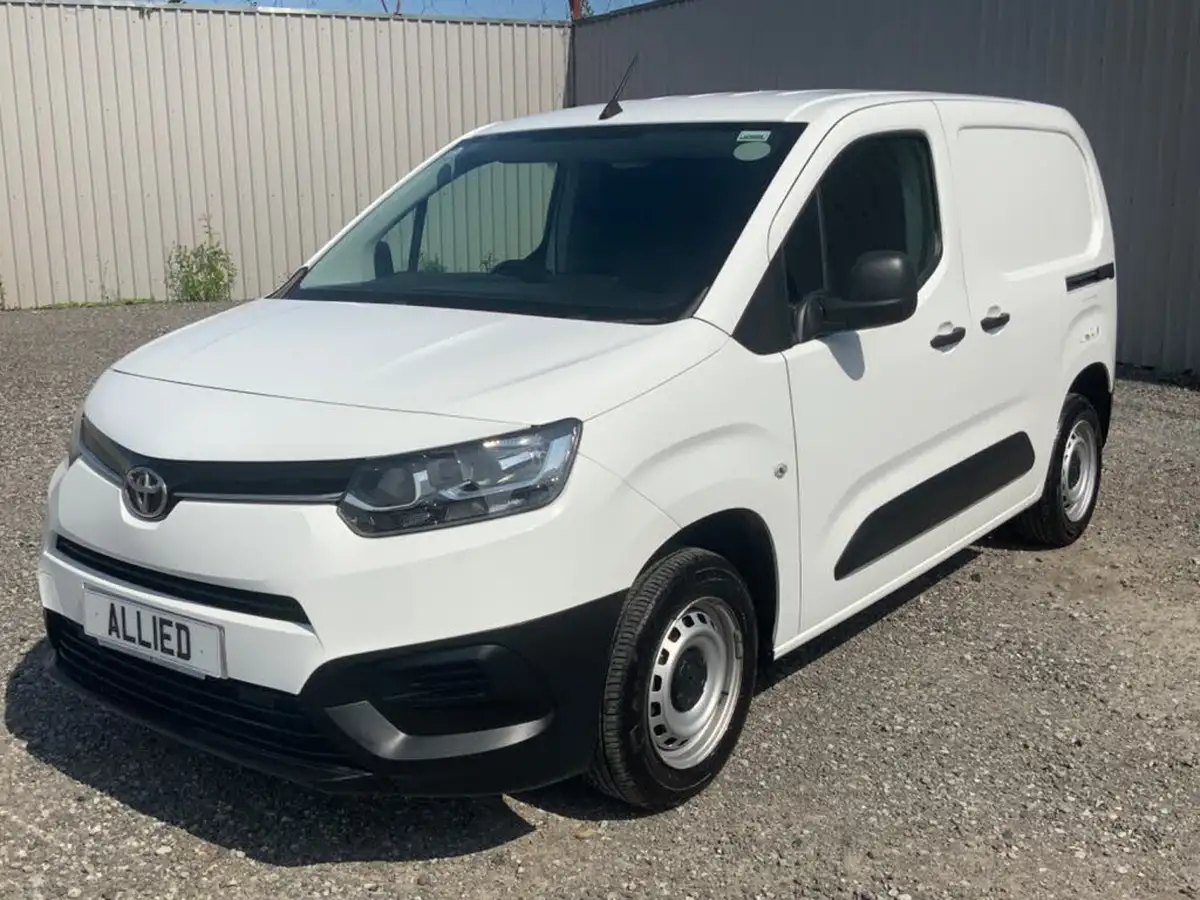 2022-toyota-proace-city-15d-active-big-2