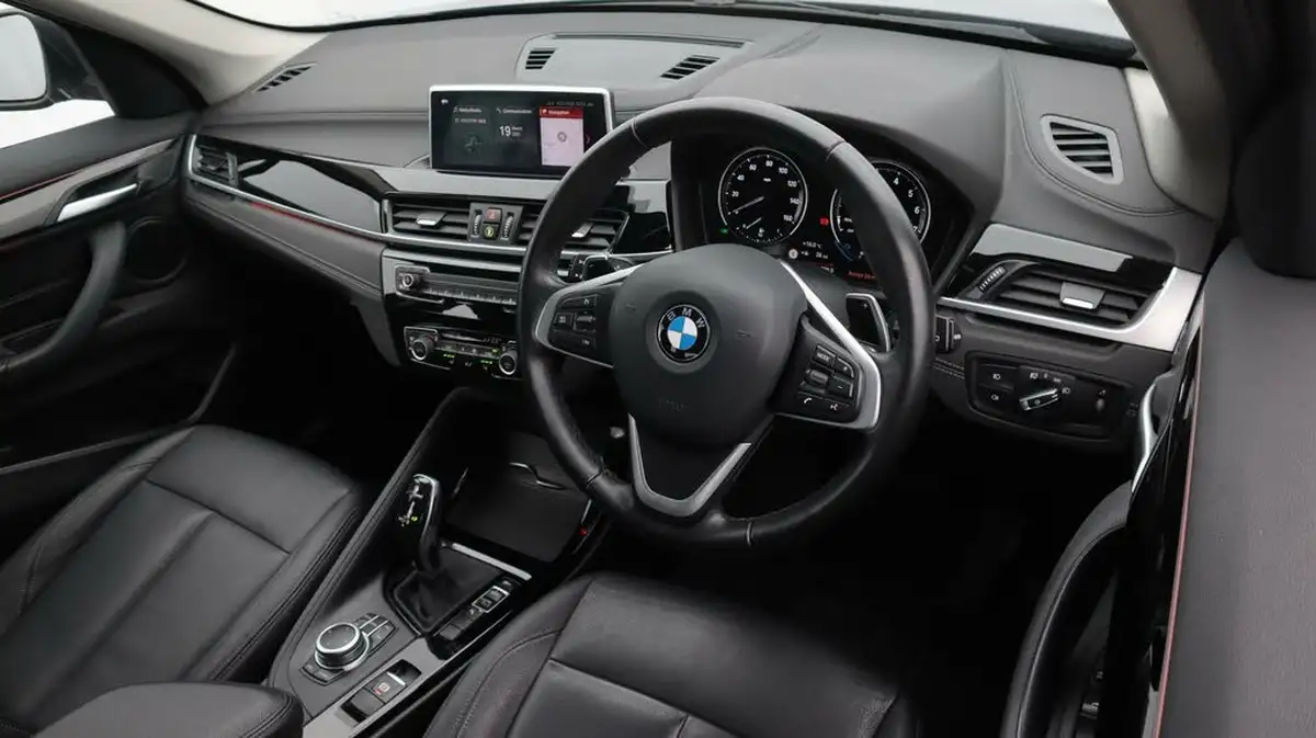 2021-bmw-x1-20-sdrive20i-xline-big-9