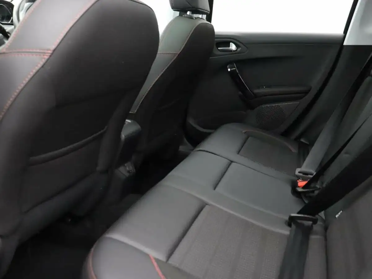 2018-peugeot-2008-suv-16bluehdi-gt-line-120bhp-ss-big-12
