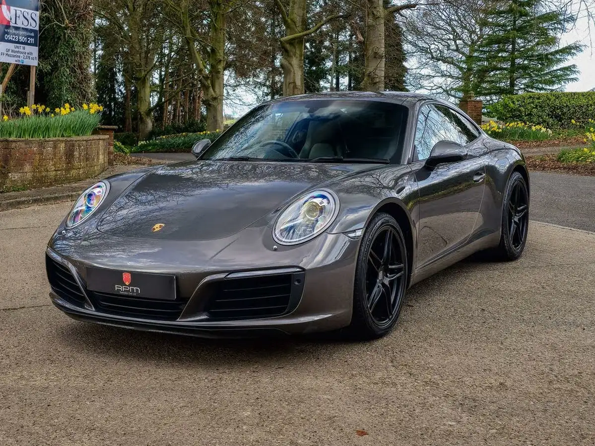 2017-porsche-911-30-carrera-coupe-big-0