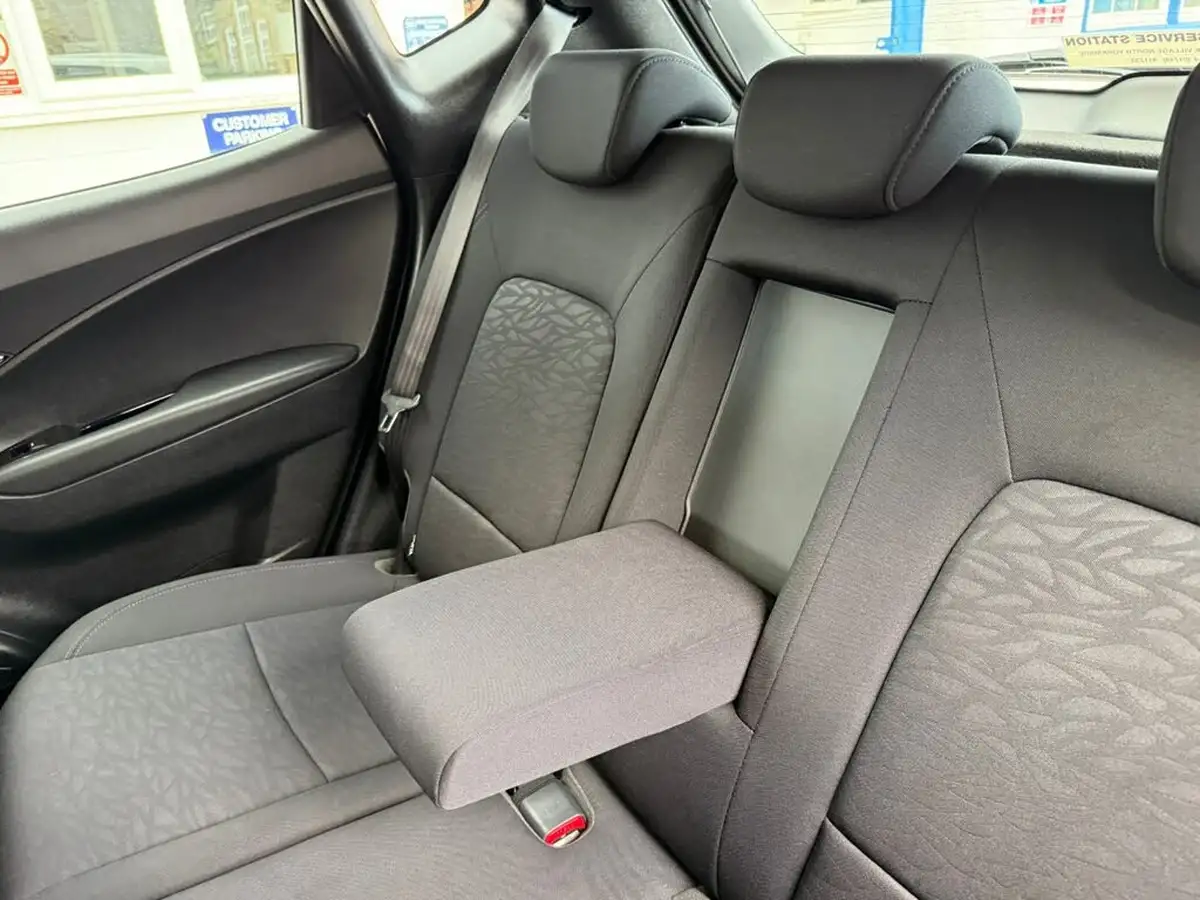 2019-hyundai-ix20-16-se-auto-big-41
