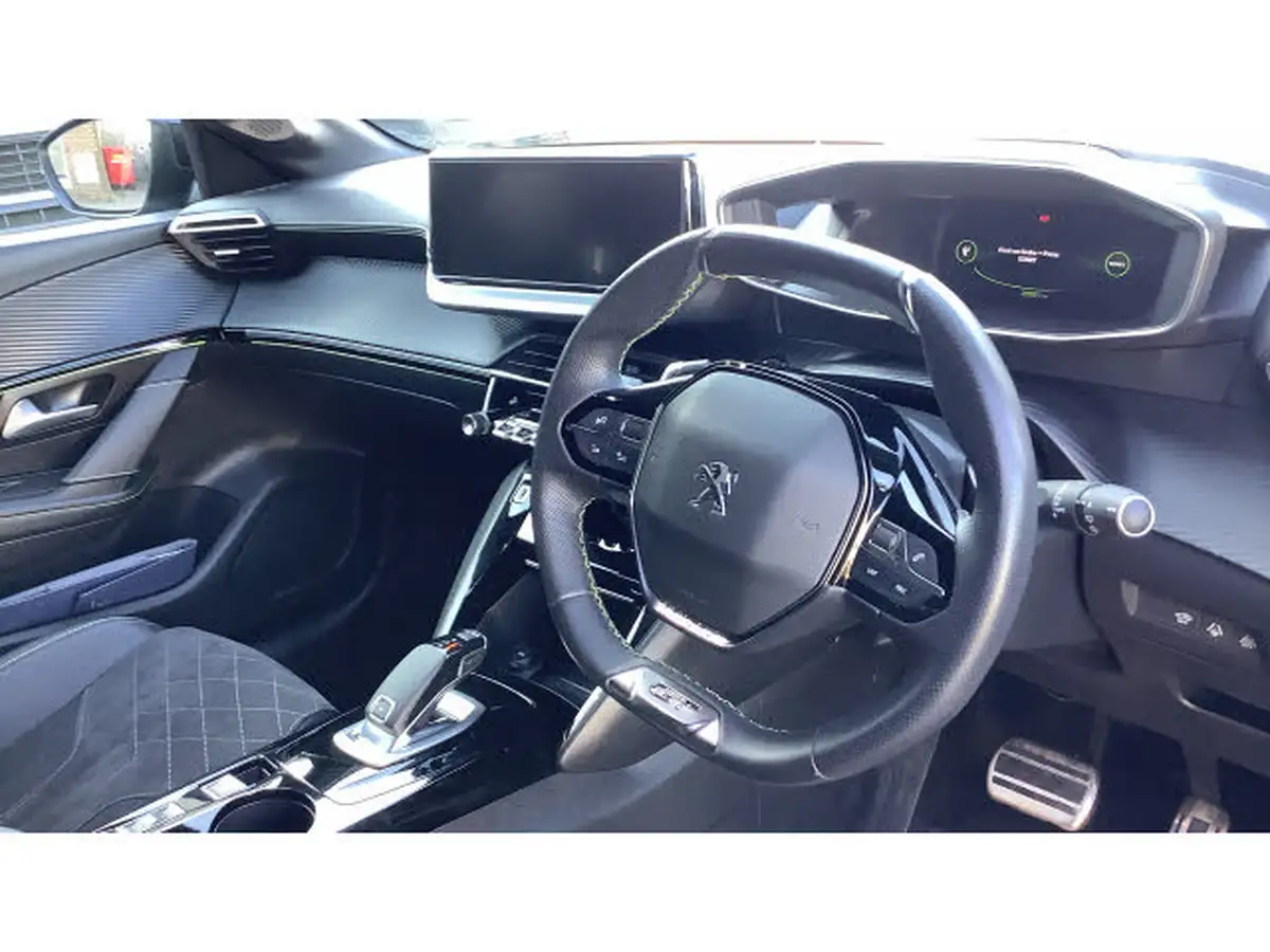 2021-peugeot-208-12-puretech-gt-premium-100bhp-eat8-big-10