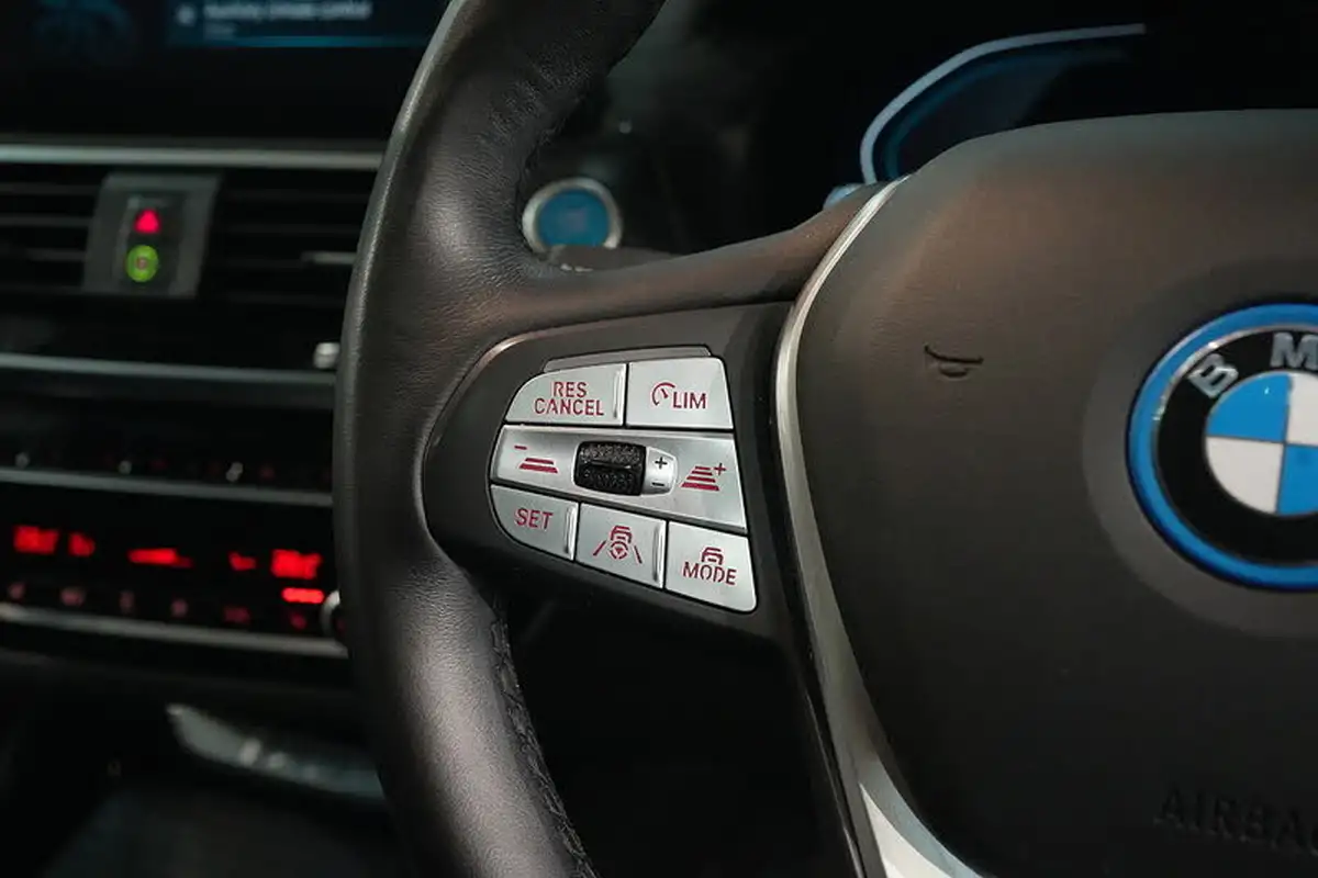 2022-bmw-ix3-e-premier-edition-big-34