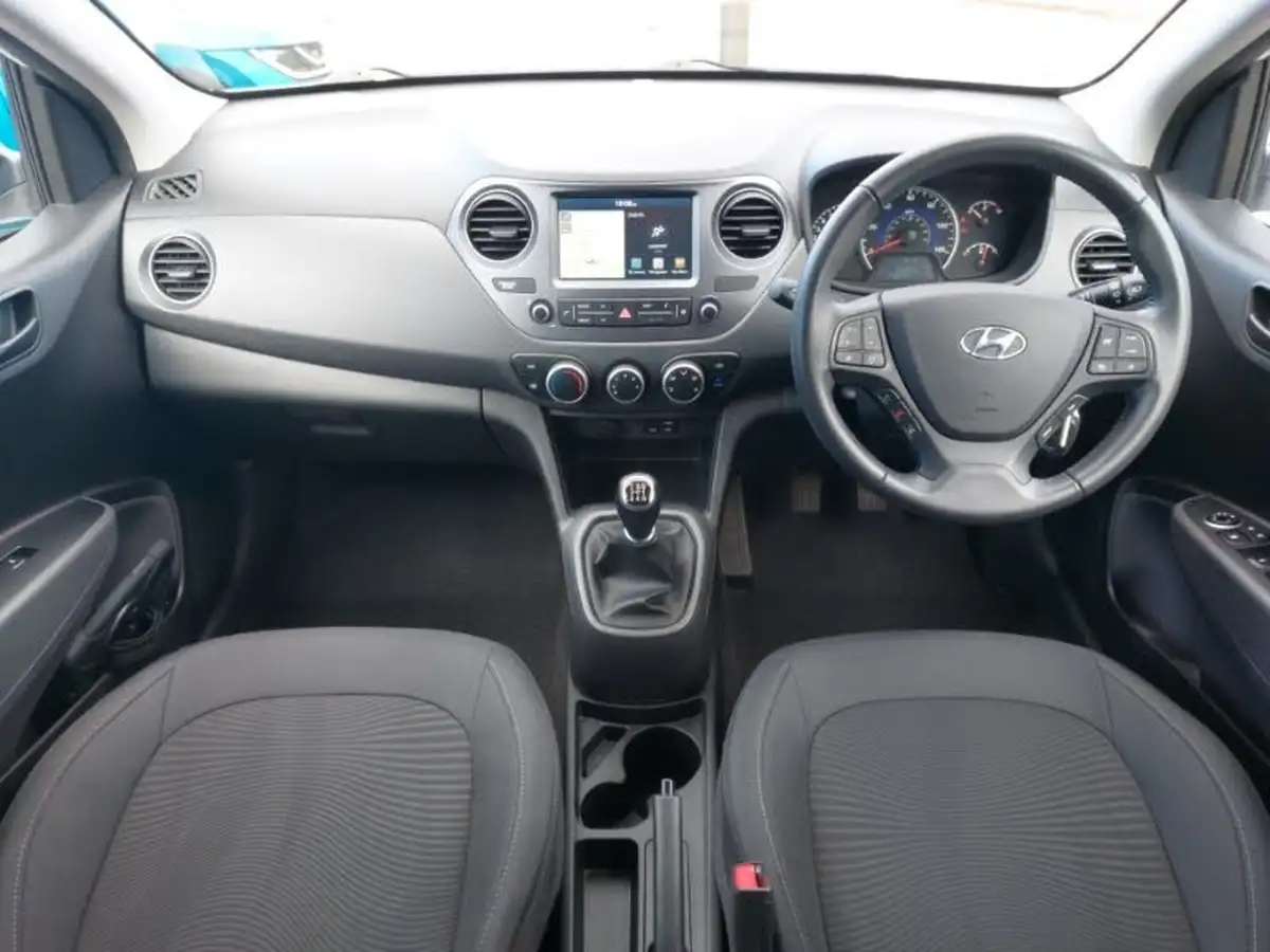 2020-hyundai-i10-10-play-big-2