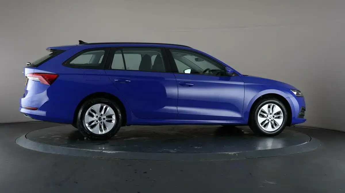 2021-skoda-octavia-20tdi-se-technology-115ps-scr-estate-big-61