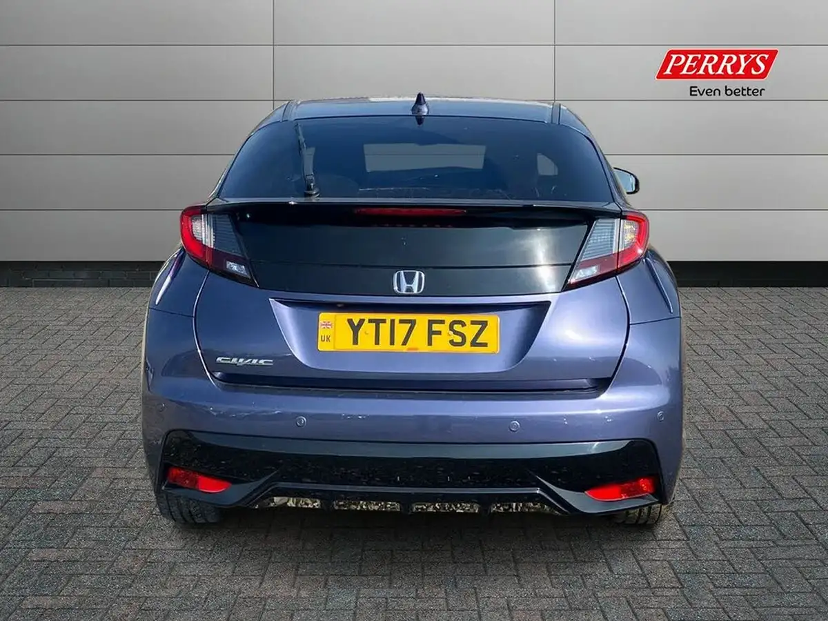 2017-honda-civic-18-i-vtec-se-plus-navi-ss-hatchback-big-4