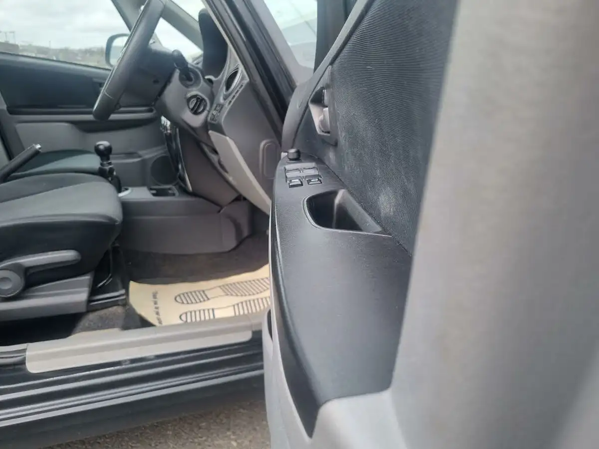 2007-suzuki-sx4-16-glx-4grip-big-31