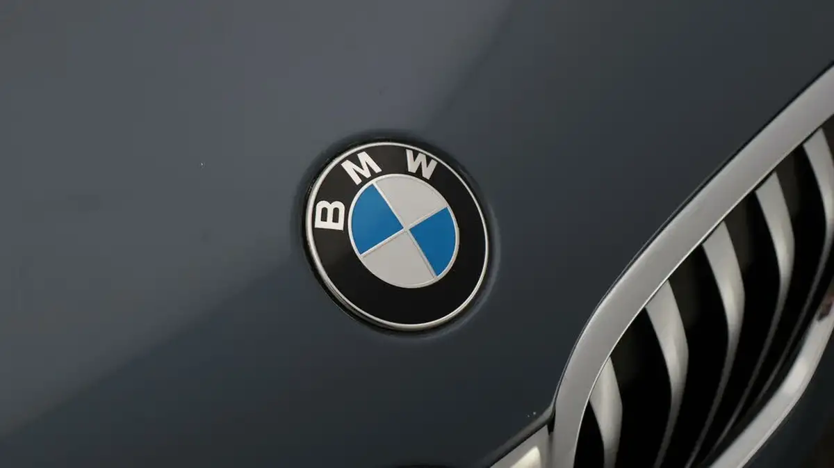 2020-bmw-x1-20td-sdrive18d-xline-sport-auto-big-23