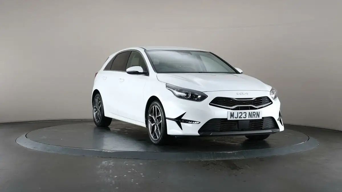 2022-kia-ceed-15-t-gdi-3-hatchback-big-44