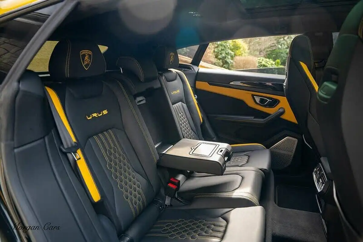 2023-lamborghini-urus-40-no-trim-big-42