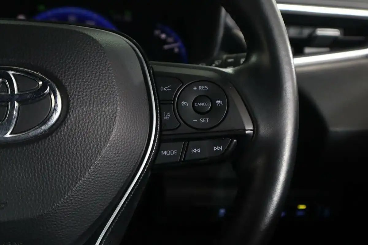 2020-toyota-corolla-18-vvt-i-icon-tech-spare-wheel-touring-sports-5d-big-16