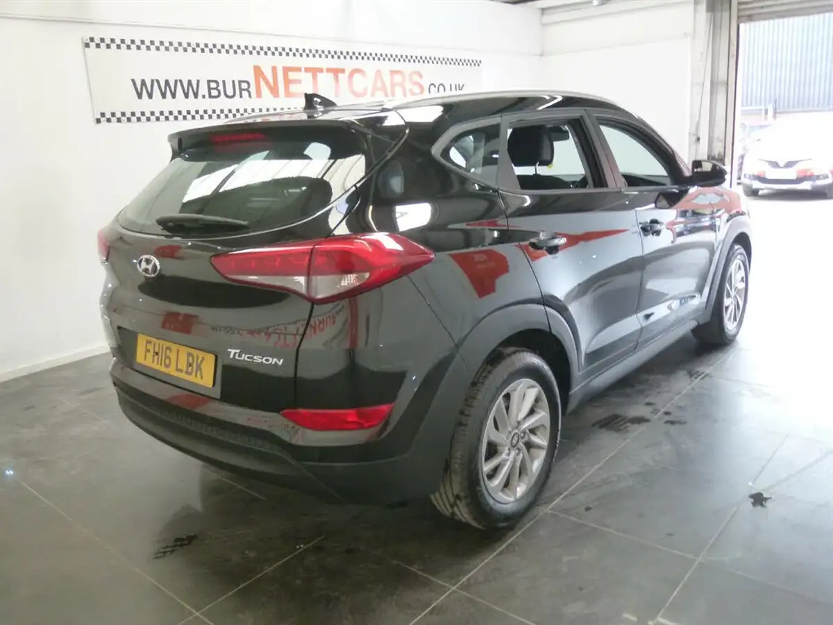 2016-hyundai-tucson-17crdi-blue-drive-se-nav-116ps-big-7
