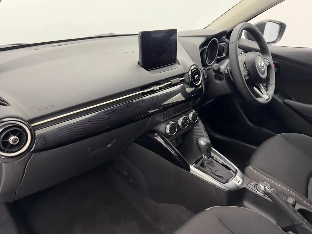 2024-mazda-mazda2-15-skyactiv-g-exclusive-line-big-15