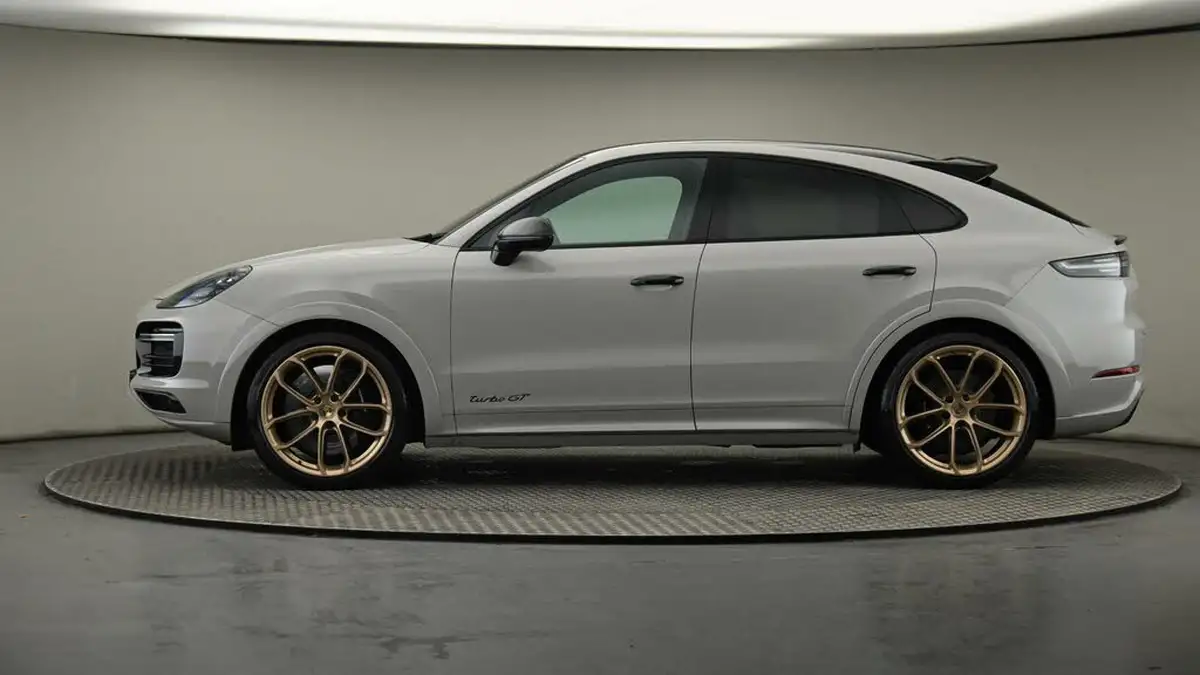 2022-porsche-cayenne-40-v8-turbo-coupe-big-33