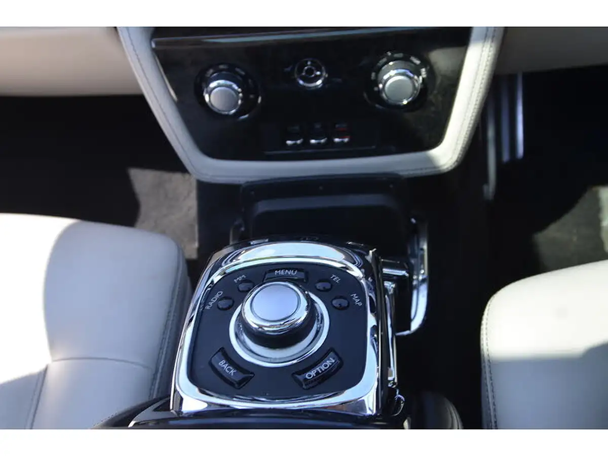 2016-rolls-royce-phantom-67-coupe-2d-big-64