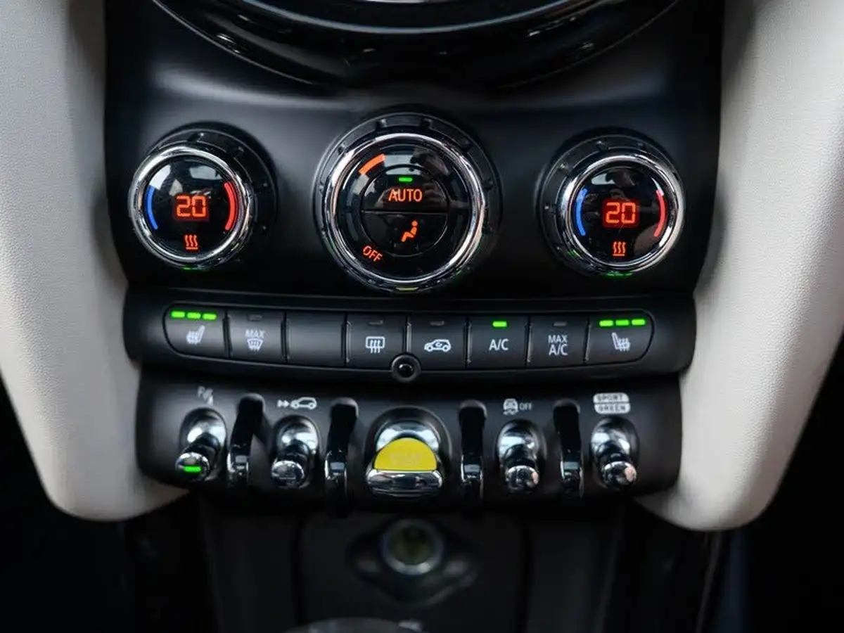 2021-mini-cooper-e-cooper-s-collection-edition-big-16