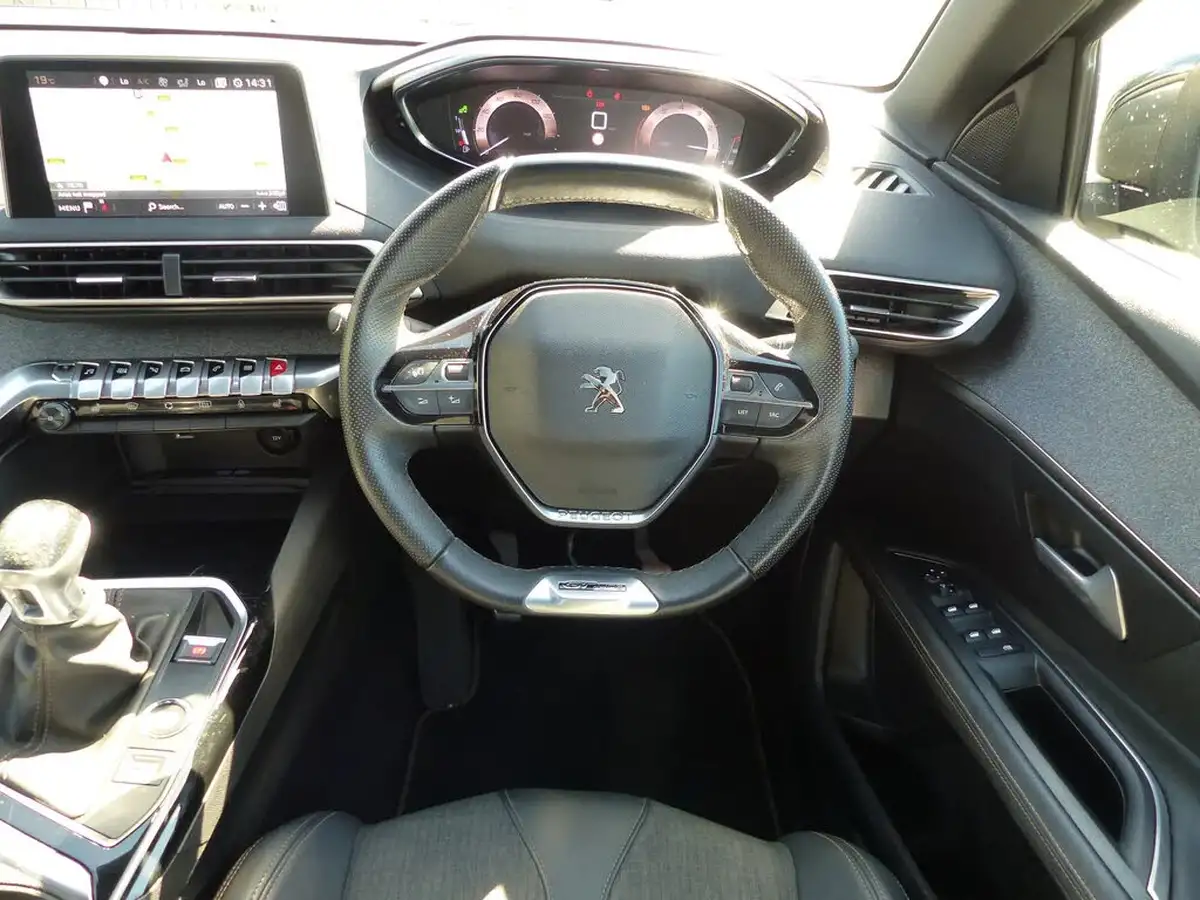 2019-peugeot-3008-suv-12-puretech-gt-line-big-11
