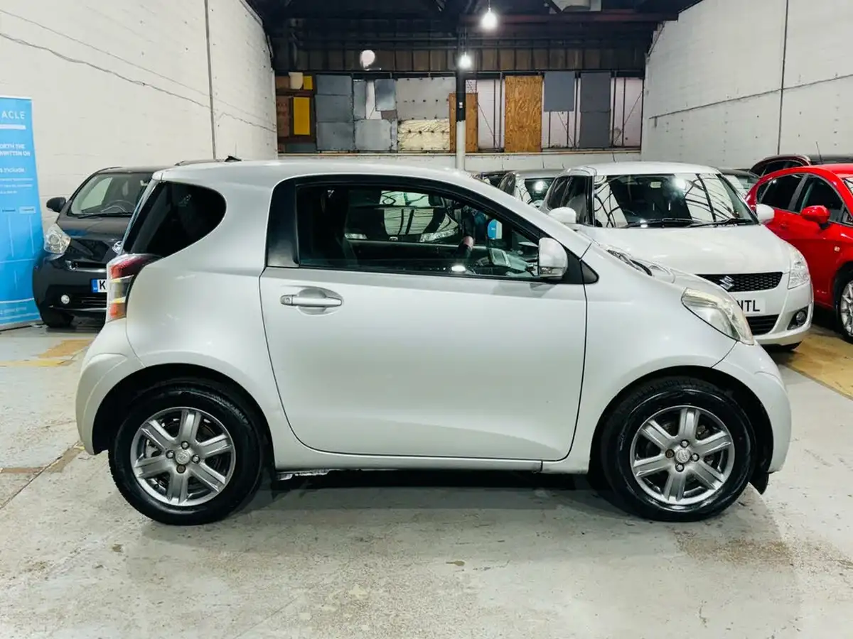2009-toyota-iq-10-2-multidrive-big-6