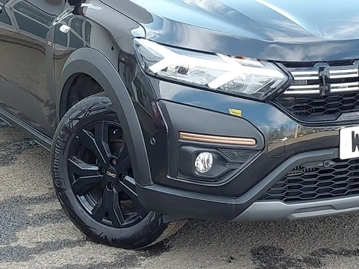 2024-dacia-sandero-stepway-10-tce-extreme-90bhp-big-8