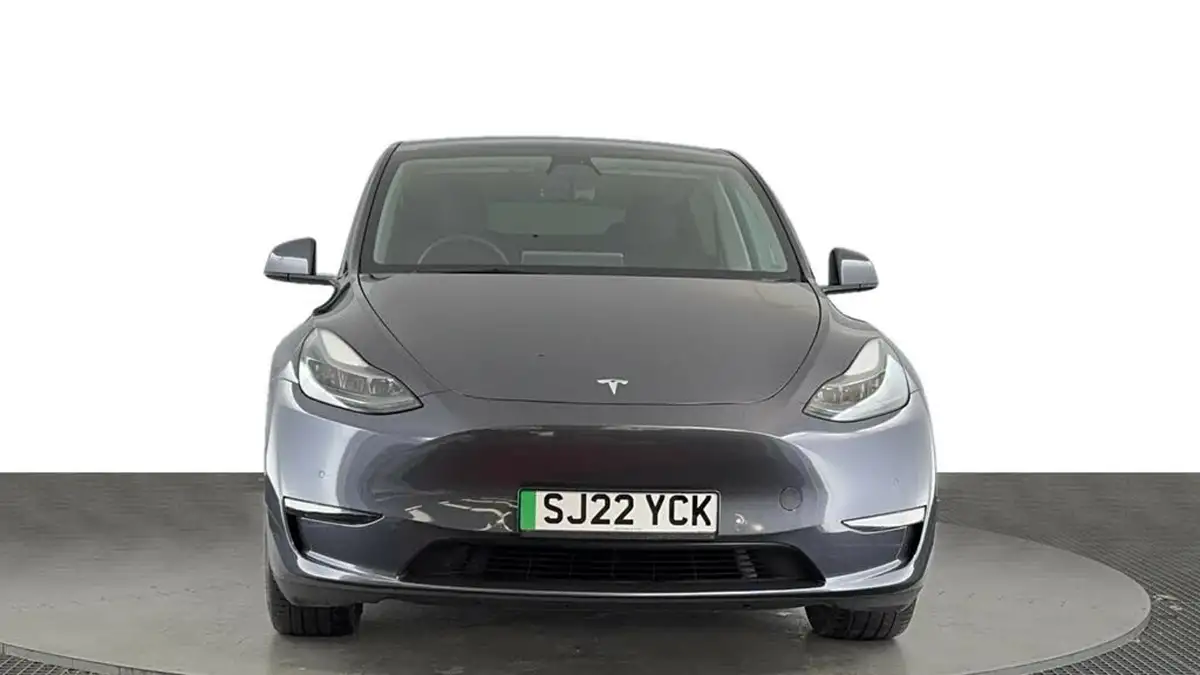 2022-tesla-model-y-e-long-range-big-7