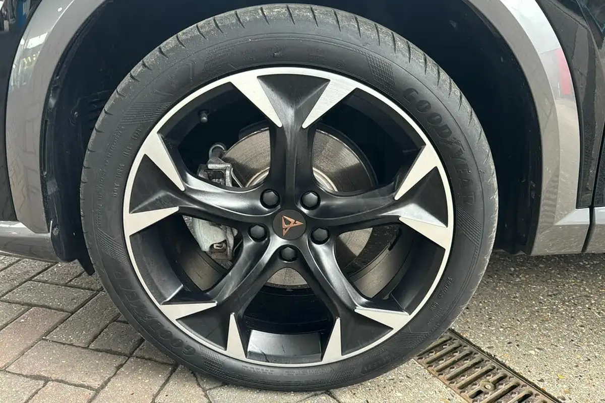 2024-cupra-formentor-14-e-hybrid-v2-big-8