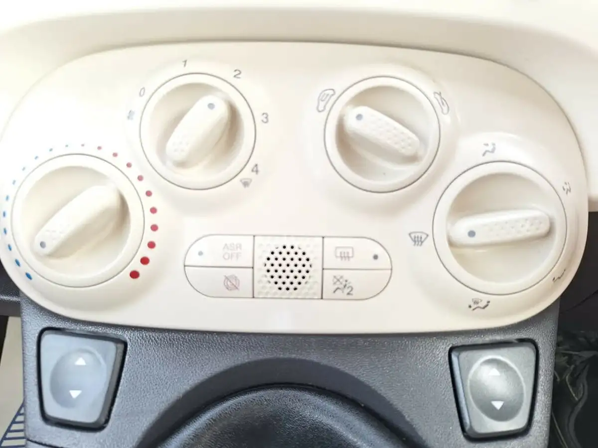 2015-fiat-500-12-pop-ss-big-17