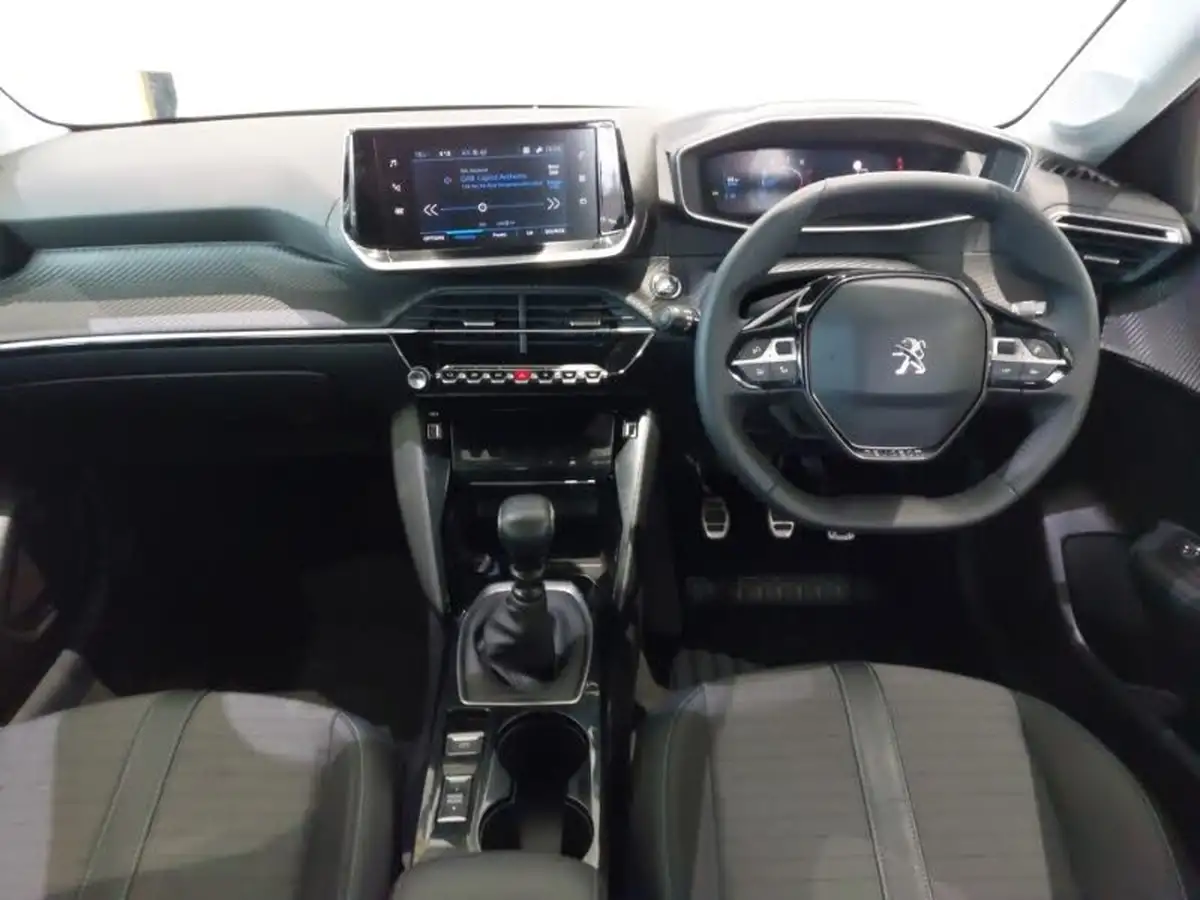 2023-peugeot-208-12-puretech-allure-premium-100ps-big-2