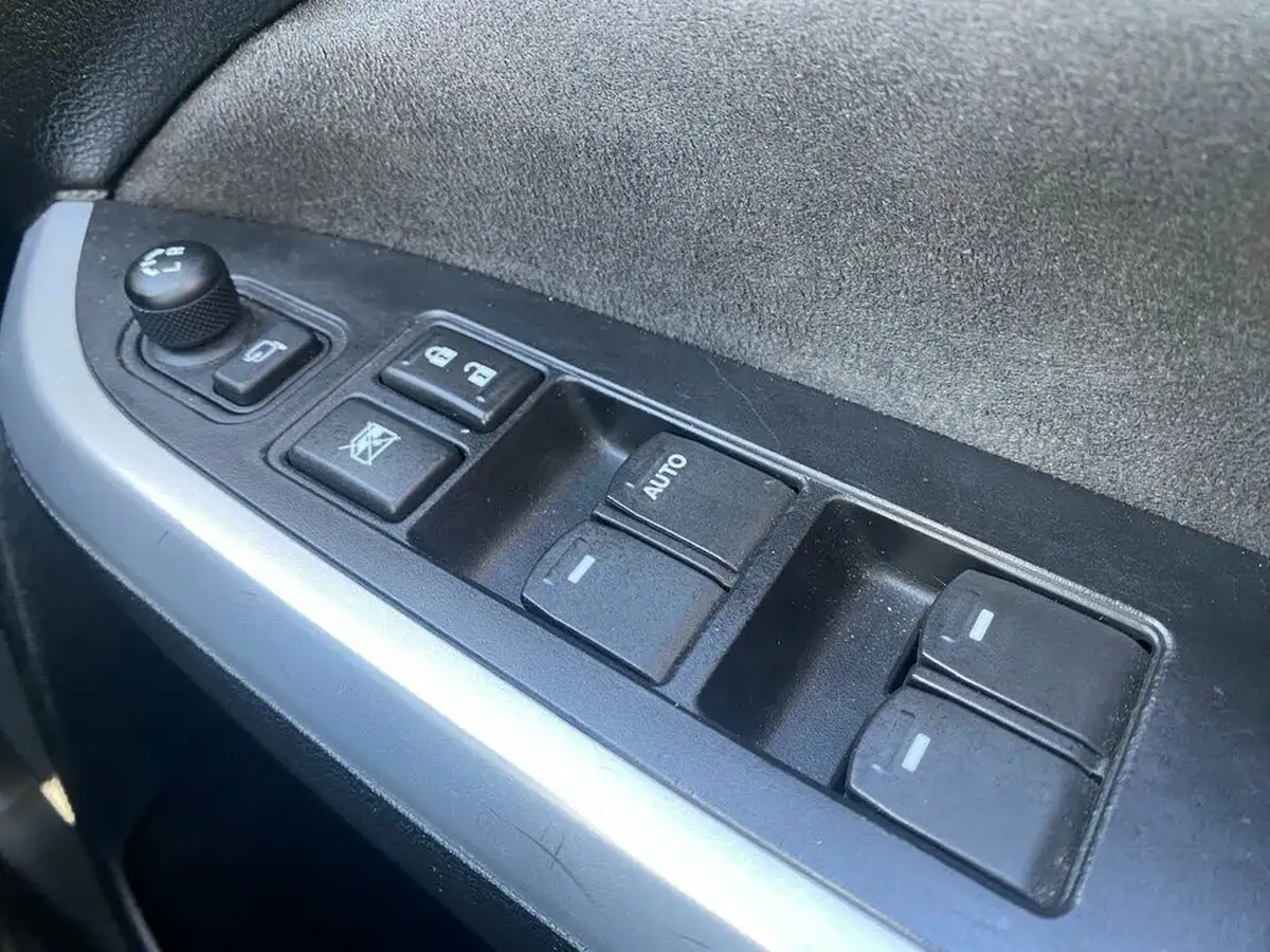 2016-suzuki-vitara-16ddis-sz5-allgrip-big-25