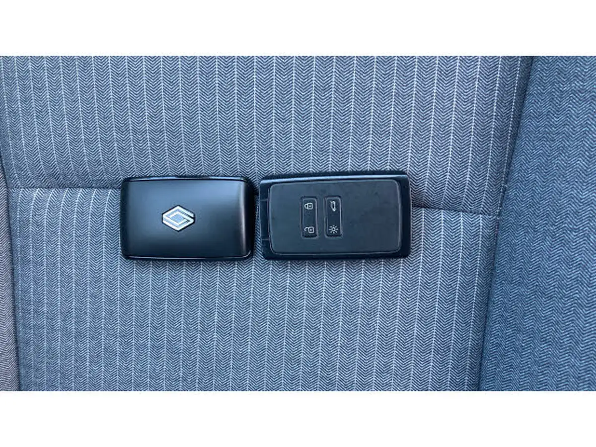2024-renault-clio-10-tce-techno-big-19