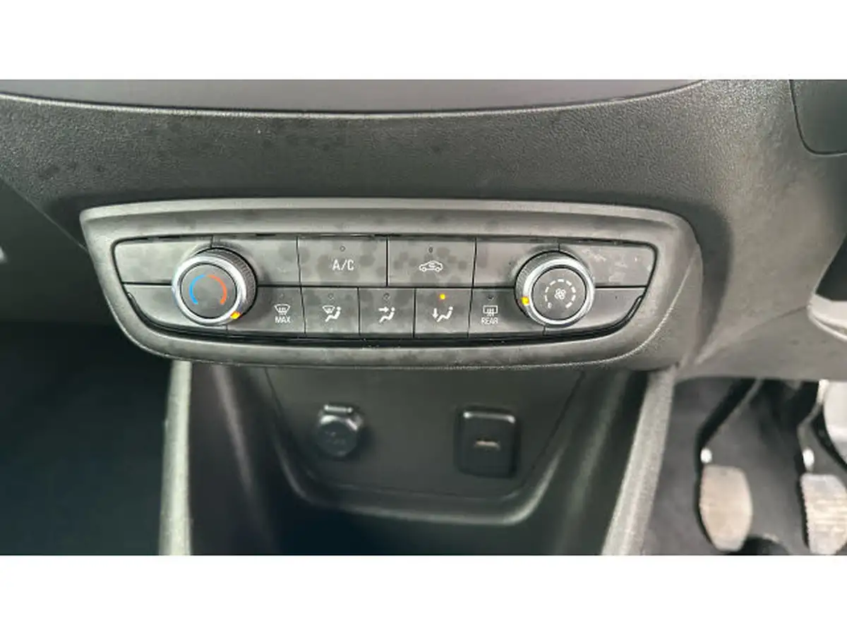 2022-vauxhall-crossland-12-design-110ps-big-22