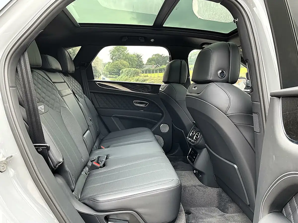 2024-bentley-bentayga-40-v8-s-big-21
