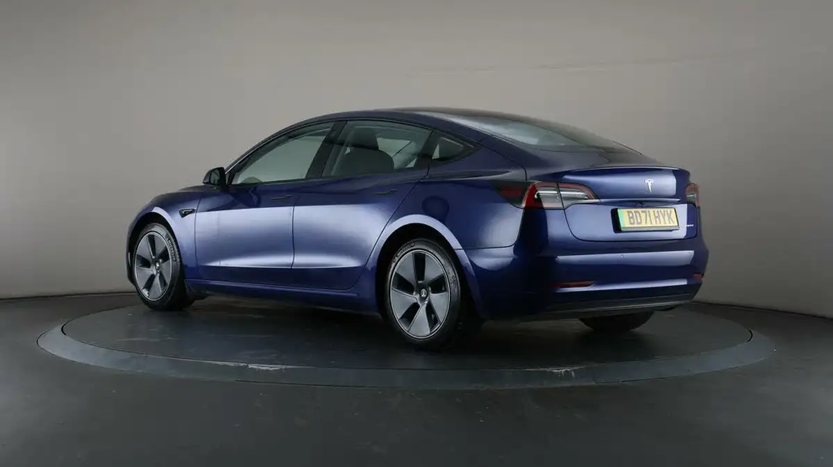 2021-tesla-model-3-e-long-range-awd-big-5