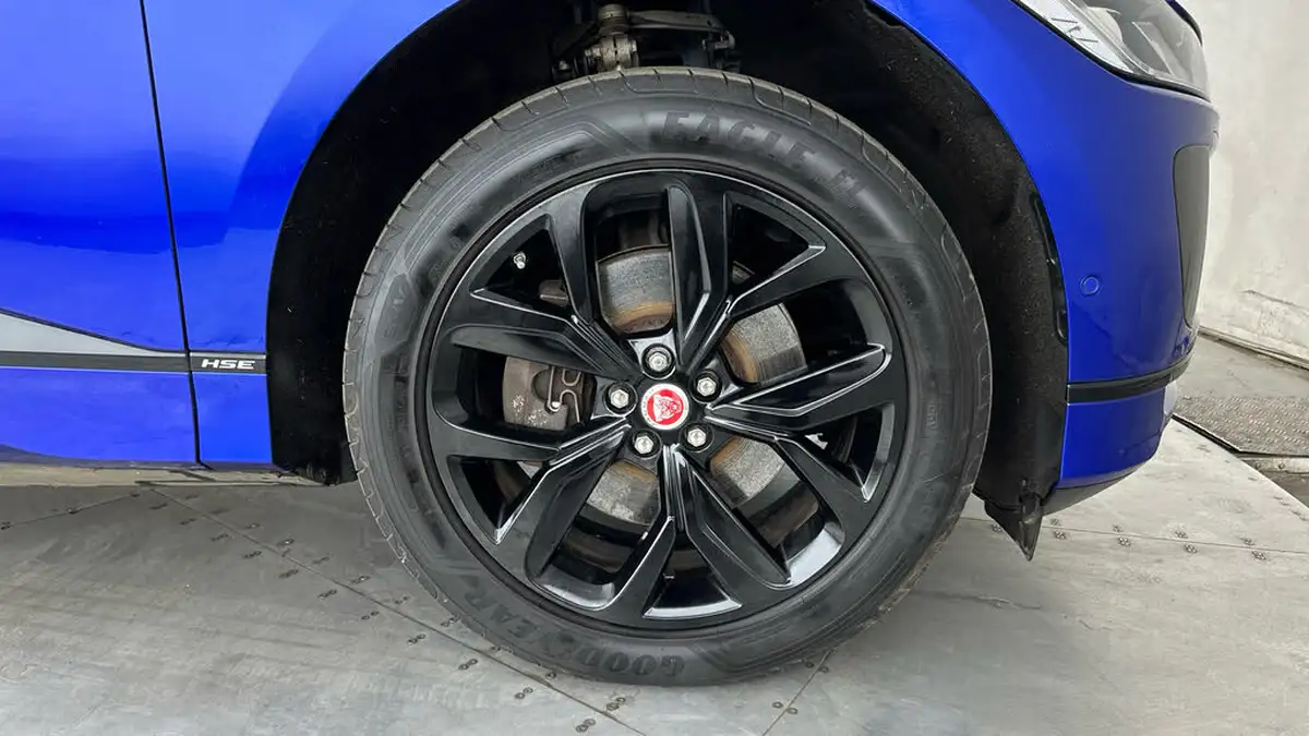 2021-jaguar-i-pace-ev400-hse-big-19